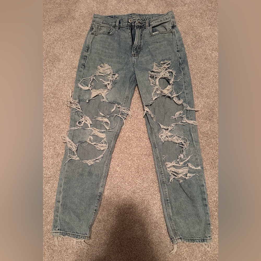 Size 4 American Eagle Mom Jeans